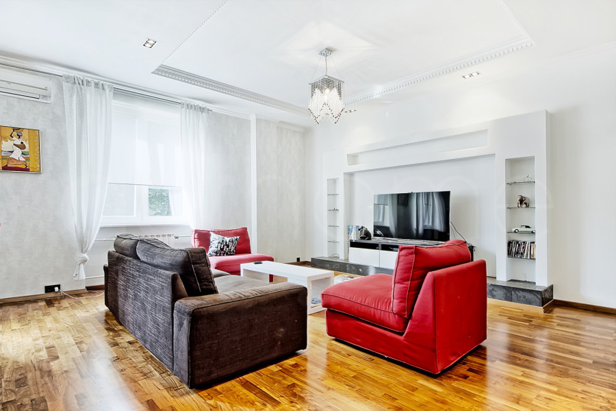 Продажа квартиры площадью 155 м² 3 этаж в Даев 33 по адресу Чистые Пруды, Даев пер., 33